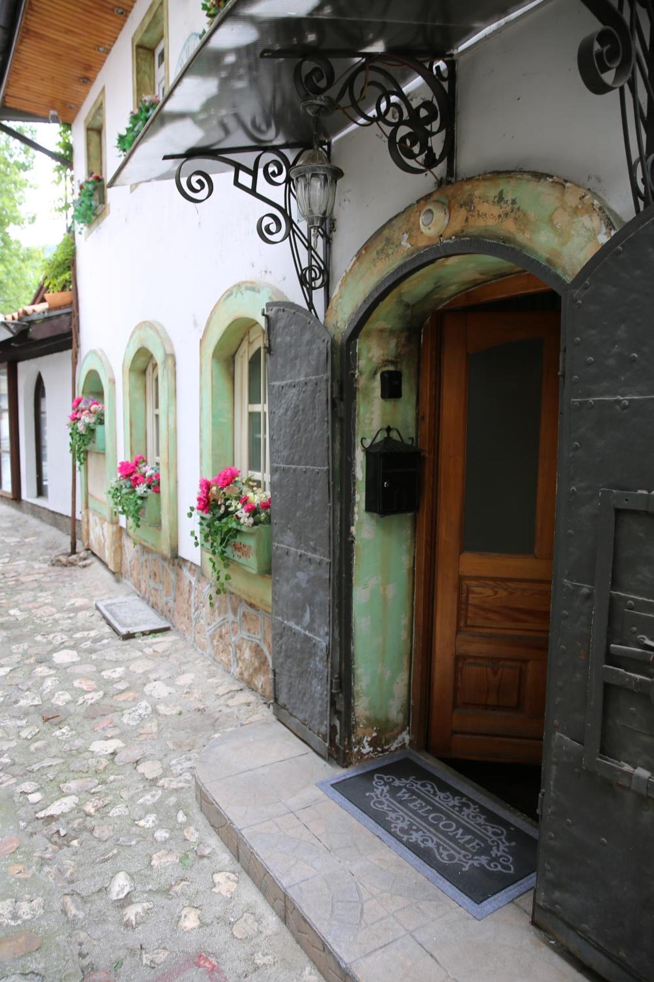 Guesthouse Nia Deluxe Saraybosna Dış mekan fotoğraf